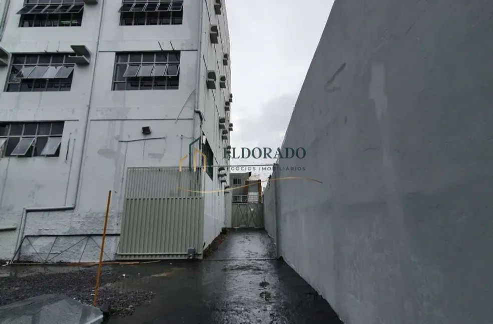 Aluga-se ou Vende-se Prédio Comercial na Rua Miranda Reis! - Foto 3