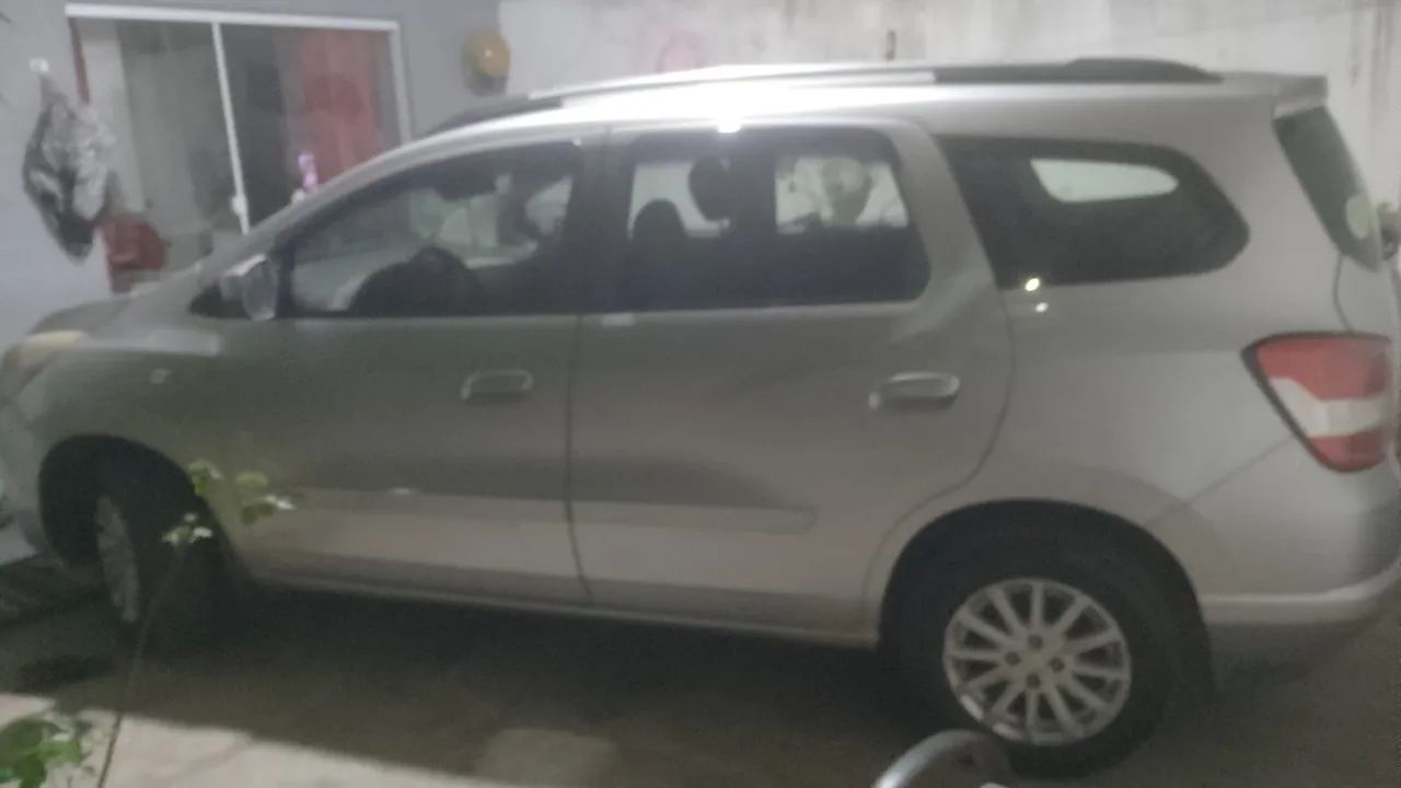 Chevrolet Spin LT 1.8 8V Econo.flex 5P Aut. 2014 - Foto 2