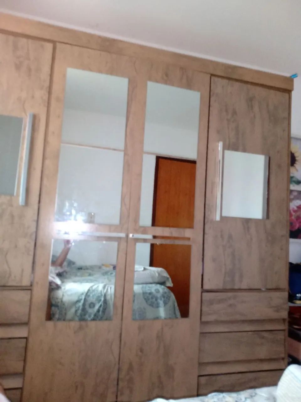 Guarda roupa 4 portas e 6 gavetas em bom estado. - Foto 3