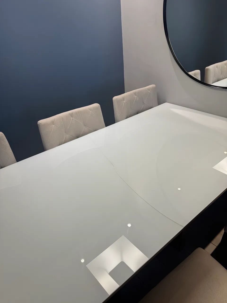 Conjunto de mesa com 6 cadeiras ( tampo de vidro trincado) - Foto 3