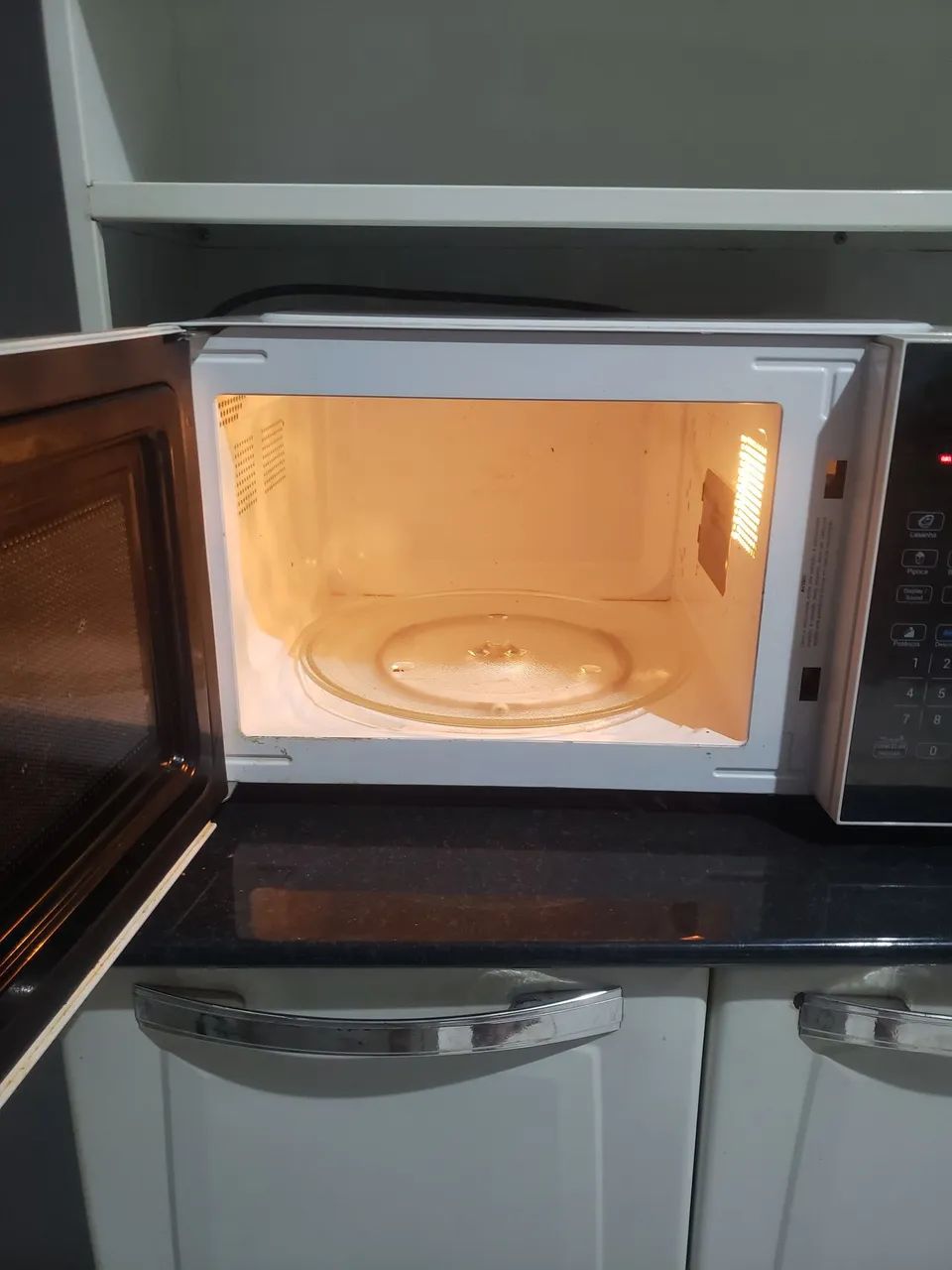 Vendo microondas semi novo