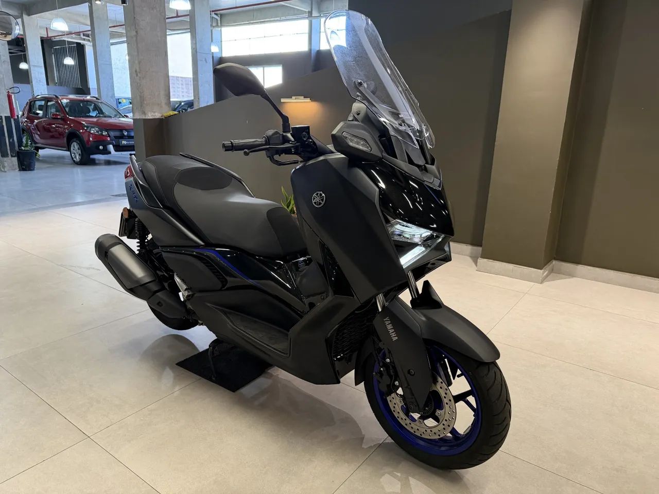 Yamaha Xmax 300 connected abs 2026 - Foto 4