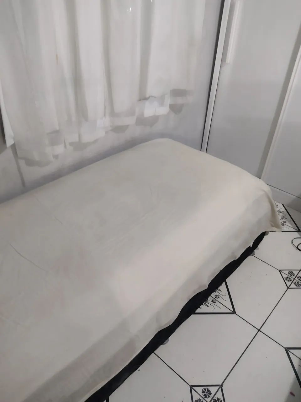 CAMA BOX SOLTEIRO DE MOLA VENDA COM URGÊNCIA!!! 