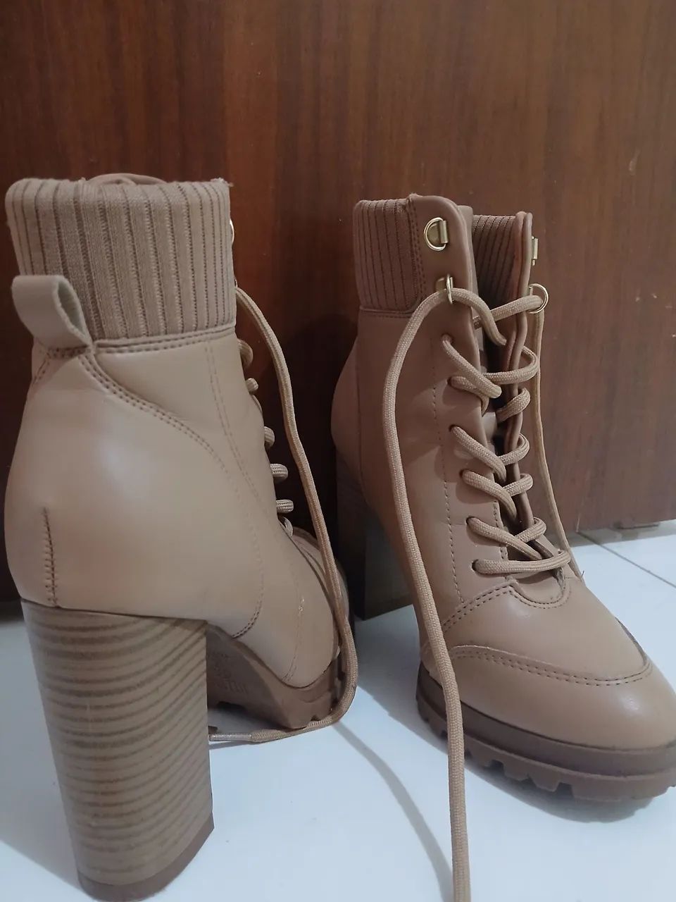 BOTA MARROM - VIZZANO - ÓTIMO ESTADO - Foto 2