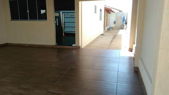 Linda casa em Araxá com 03 quartos - Foto 7