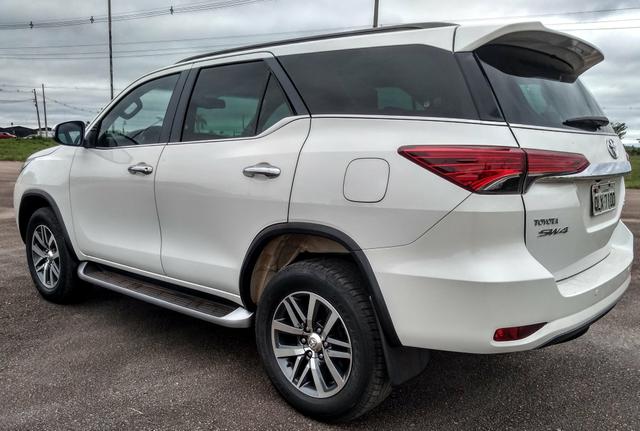 HILUX SW4 SRX 4x4 2.8 TDI DIESEL AT 7LG 15-16 - Foto 9
