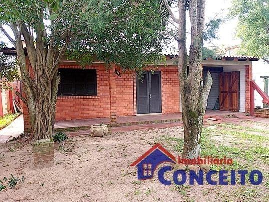C342 - 04 >* dormitórios # Excelente residência de tijolo à vista em região de moradores