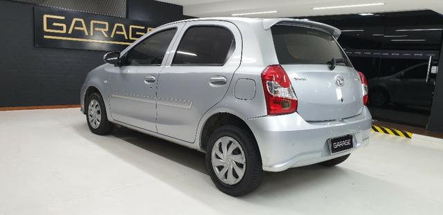 Toyota Etios HB X 2017/2018 - Foto 10