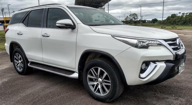 HILUX SW4 SRX 4x4 2.8 TDI DIESEL AT 7LG 15-16 - Foto 3