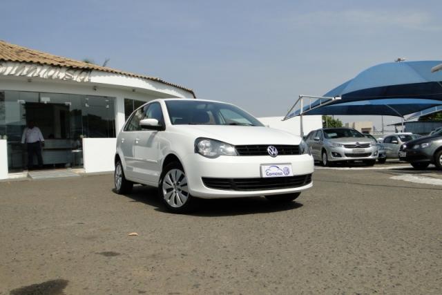 VOLKSWAGEN POLO 1.6 MI 8V FLEX 4P MANUAL.