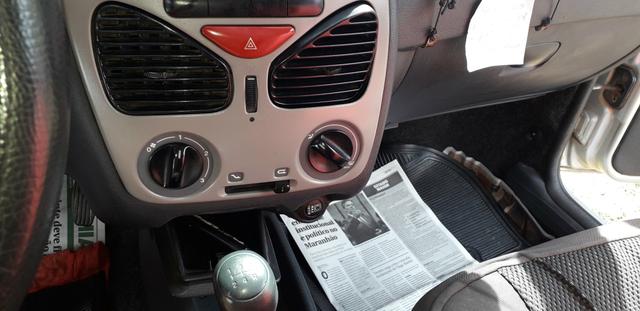 Vendo uma Fiat Strada 2010 1.4 - Foto 6