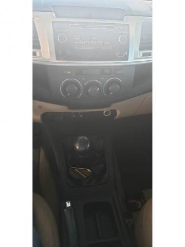 Toyota Hilux SW4 SW4 SR 2.7 3X2 COMP MEC 4P FLEX - Foto 4