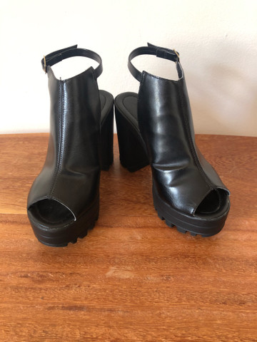 sandalia constance tratorada