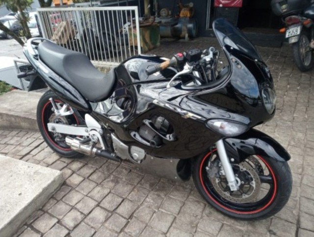 SUZUKI 750