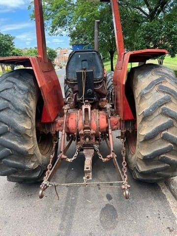 Trator massey Ferguson 275