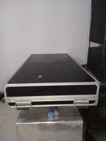 mesa de som Peavey console com hard case modelo SRC-2400 super conservada black friday - Foto 3