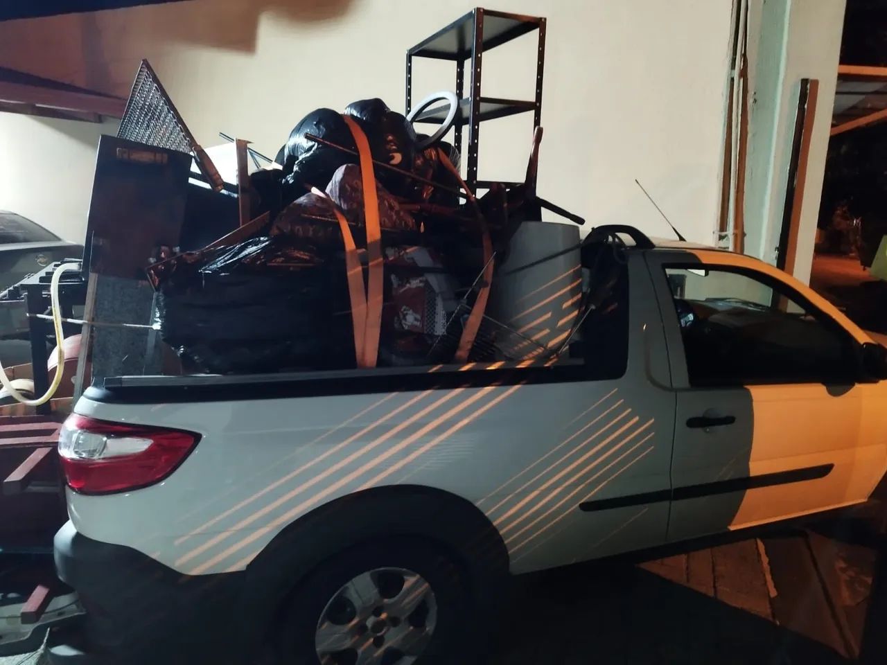 Fretes e Mudanças/ Serviço de Montagem e Desmontagem de Móveis - Foto 4