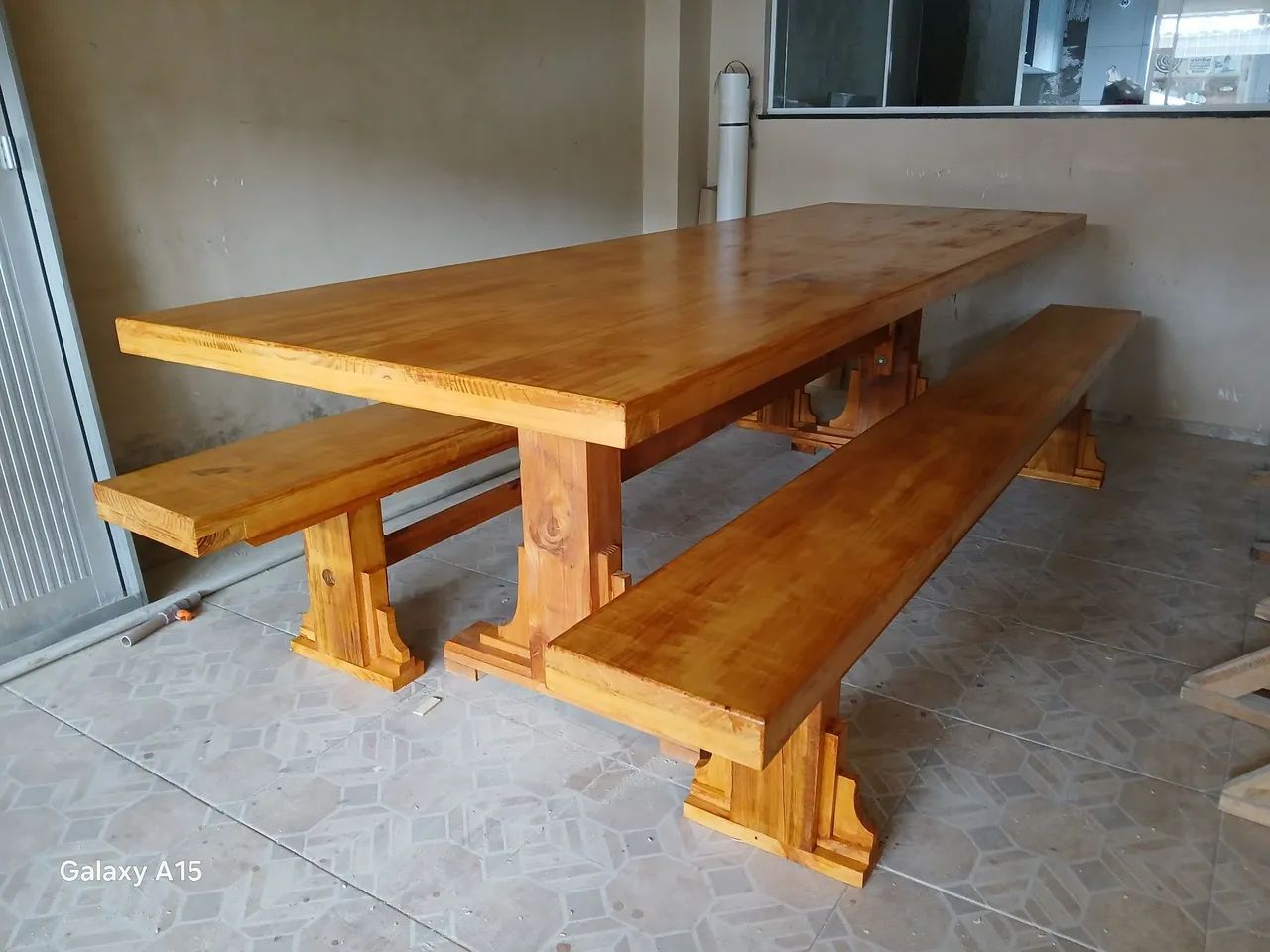 Mesa de madeira com bancos - Foto 5