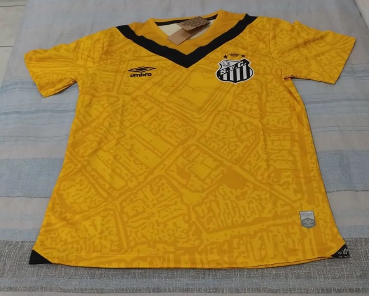 Camisa de Futebol Santos- Umbro -  Tamanho M. G.GG Nova - Foto 2