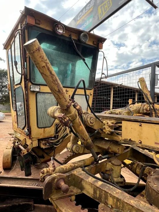 Motoniveladora Caterpillar 120G para peças - Foto 4