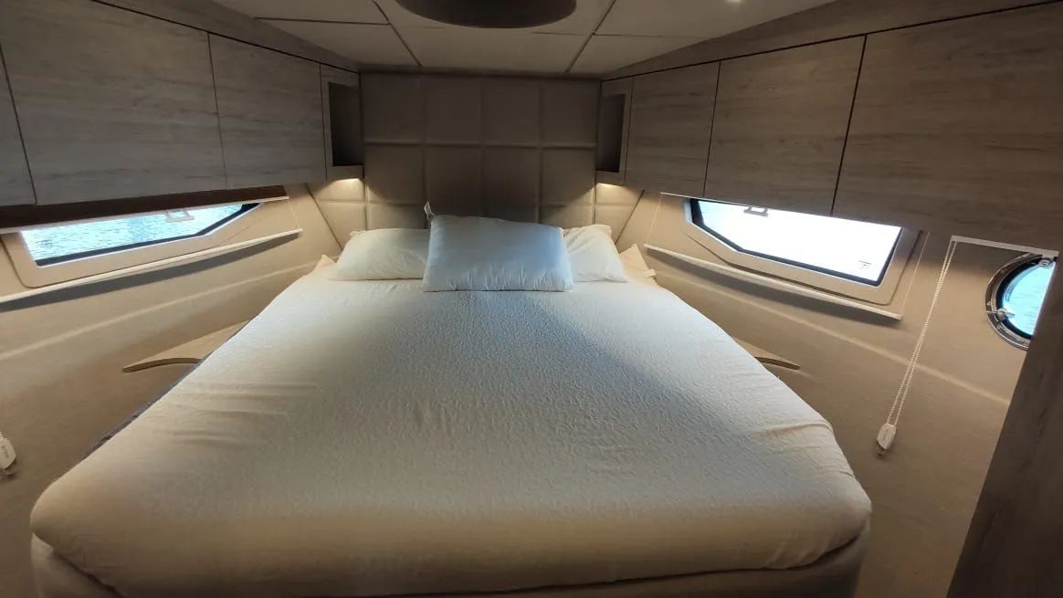 Cimitarra 460 Fly - 2018 x2 Mercruiser QSD 370 HP ñ Azimut Sedna Intermarine Phantom - Foto 9