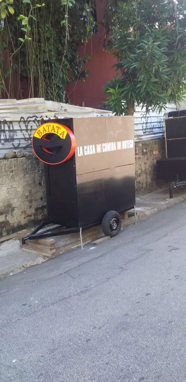 Food truck lindo com carretinha