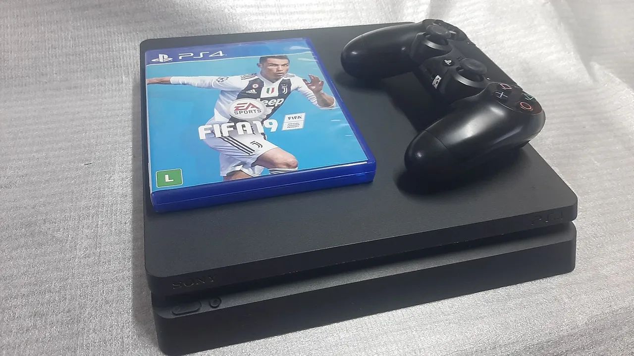 PS4 SLIM + FIFA. ACEITO PS3 + VOLTA . LOJA 23 ANOS NO LOCAL.