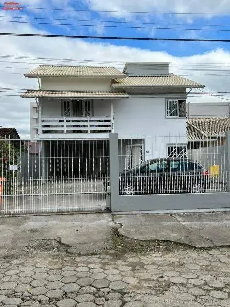 Casa à venda, 9 quartos, 1 suíte, 4 vagas, Jardim das Palmeiras - Palhoça/SC
