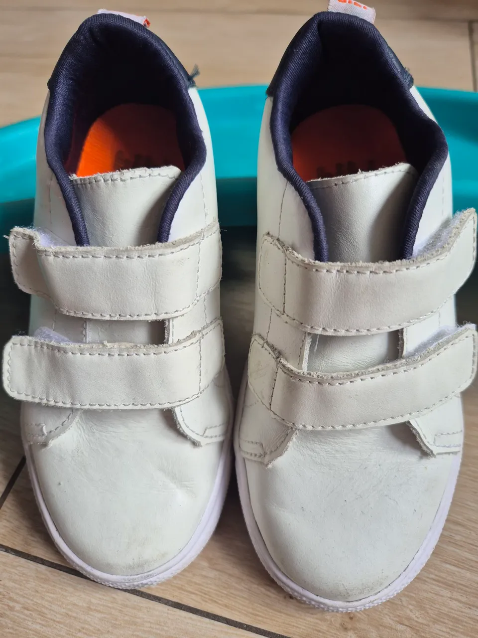 Tênis Infantil Branco com Velcro - Tamanho 27