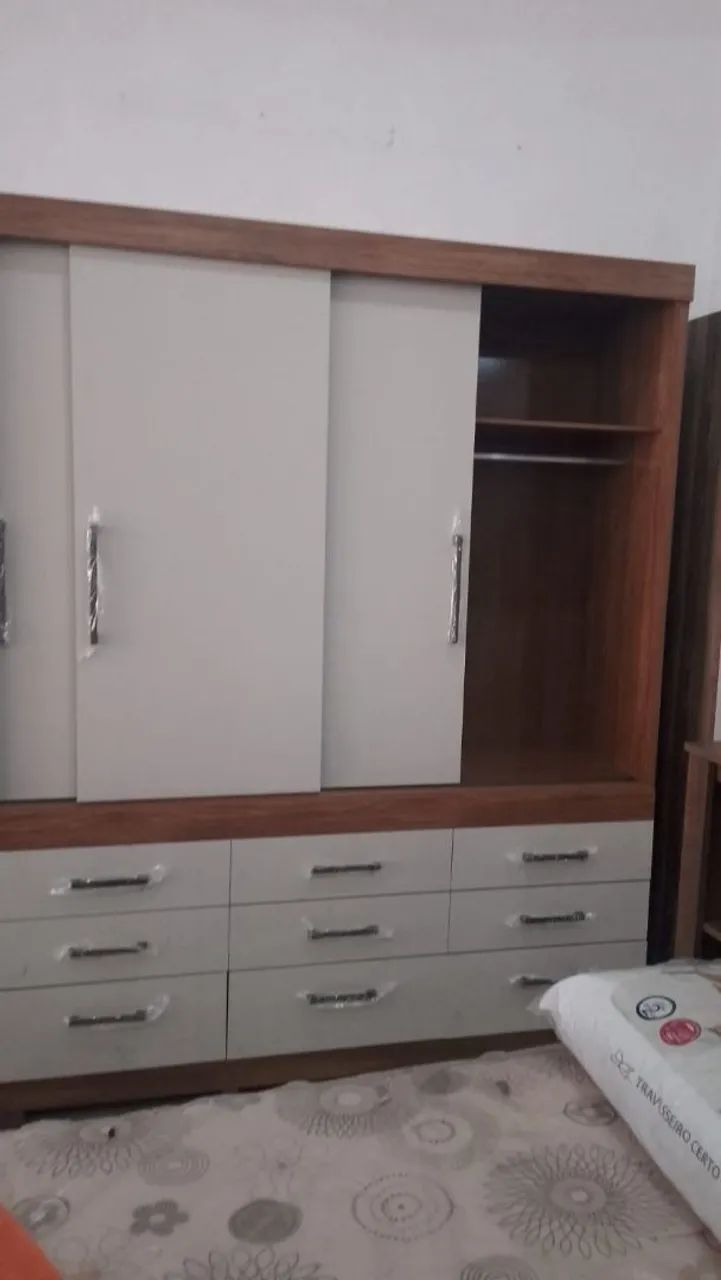 Guarda-Roupa com 3 Portas de Correr e 9 Gavetas - Foto 4