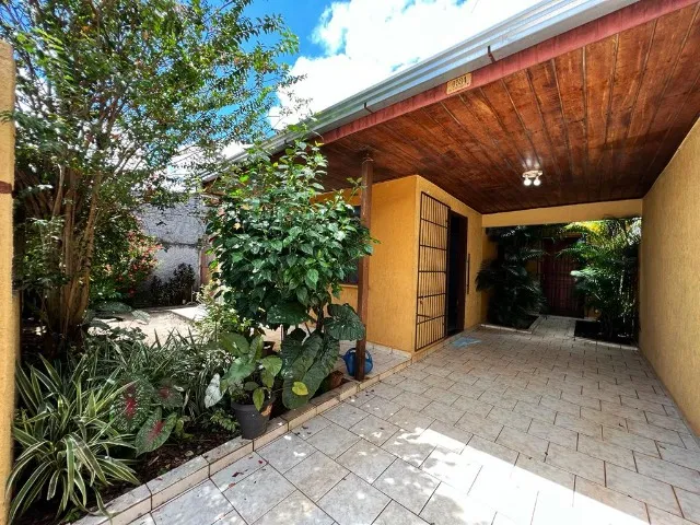 CASA APONIÃ - 3 QUARTOS