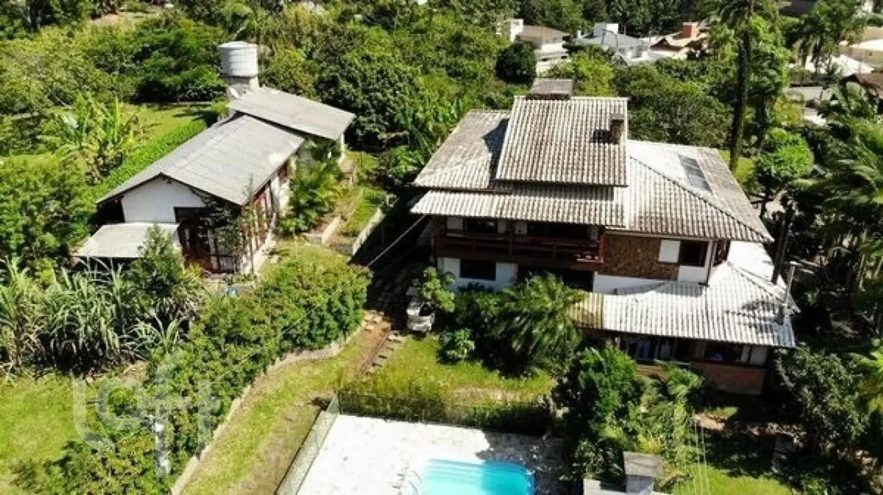 Casa à venda em Santo Antônio de Lisboa com 452 m², 4 quartos, 2 suítes, 4 vagas
