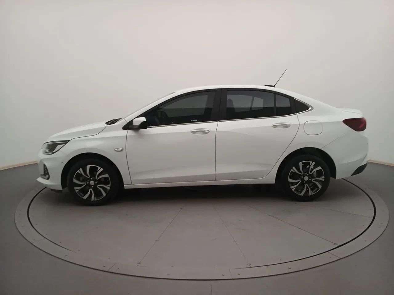 Chevrolet Onix Plus Premier 1.0 12V TB Flex Aut. 4P 2024 - Foto 2