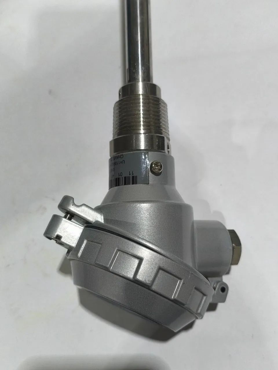 Chave de nível Pi 123539 mod.010-T-1- M11-1-3 fabricante NIVITEC com 2 boias de nível.