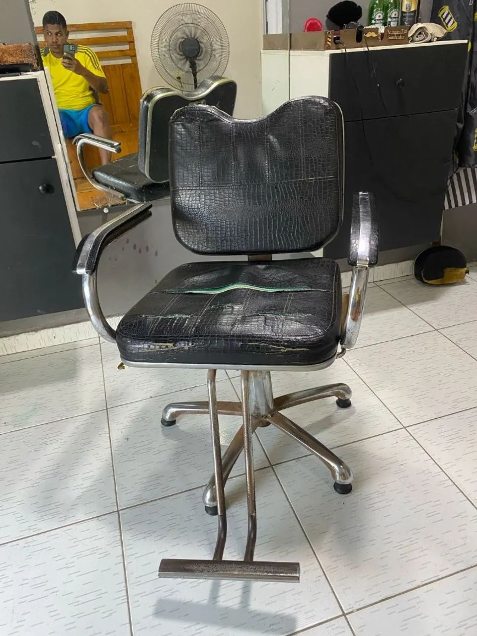 Vendo cadeira pra barbearia!