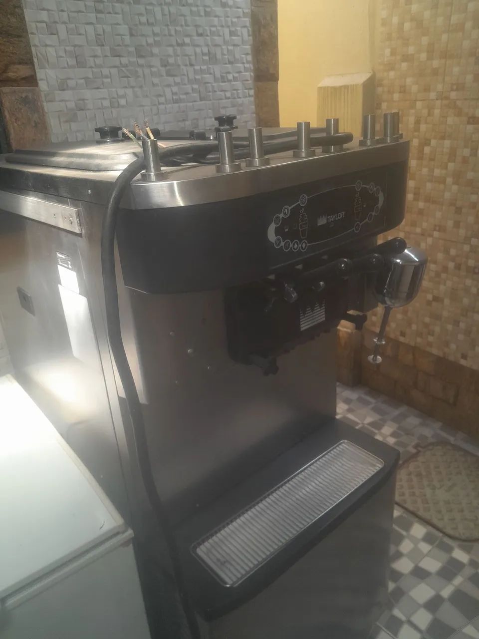 Maquina de sorvete taylor  - Foto 2