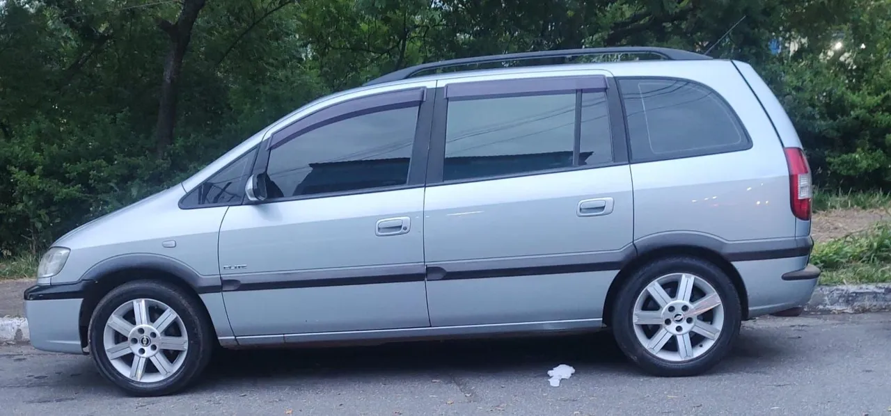 ZAFIRA ELITE AUT. C/ COURO R$ 35.000,00