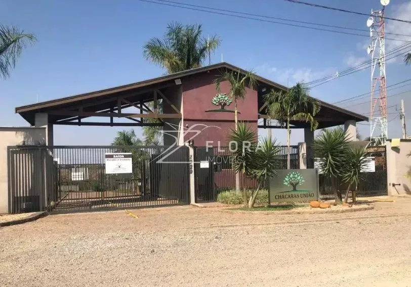Terreno à venda no Condomínio Chácaras União em Rio das Pedras Com 1601 m². Ampla e com to