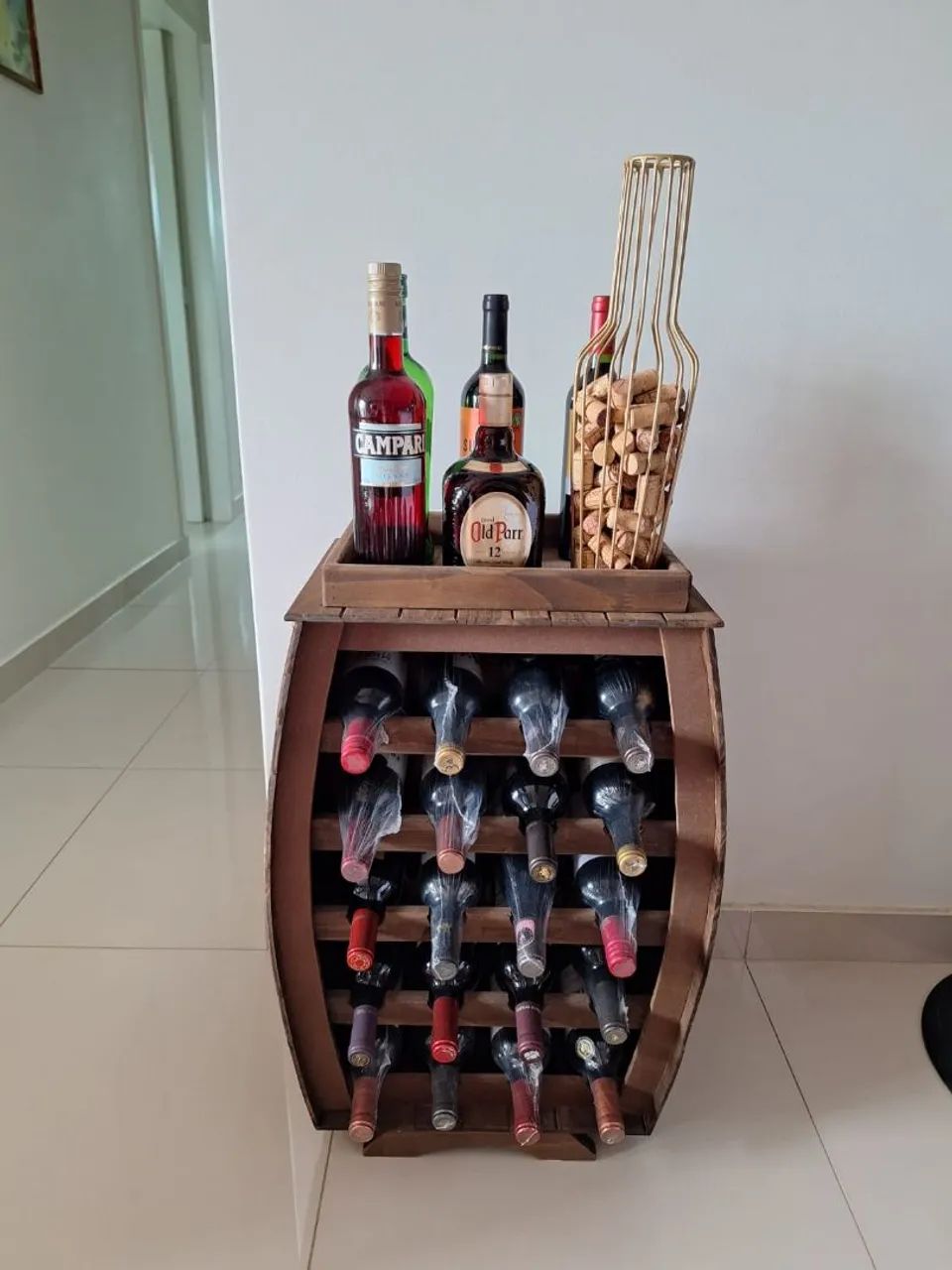 Adega de Madeira. Decoração e Praticidade - Foto 2
