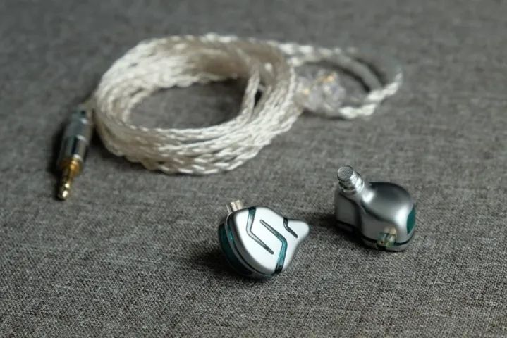 KZ ZES - Sonoridade premium no precinho!