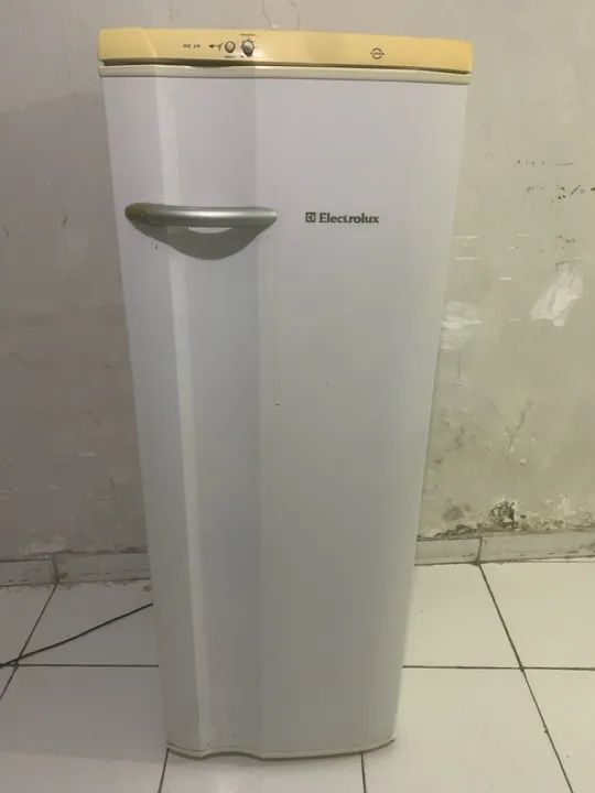 Geladeira Electrolux Re29 - Foto 2