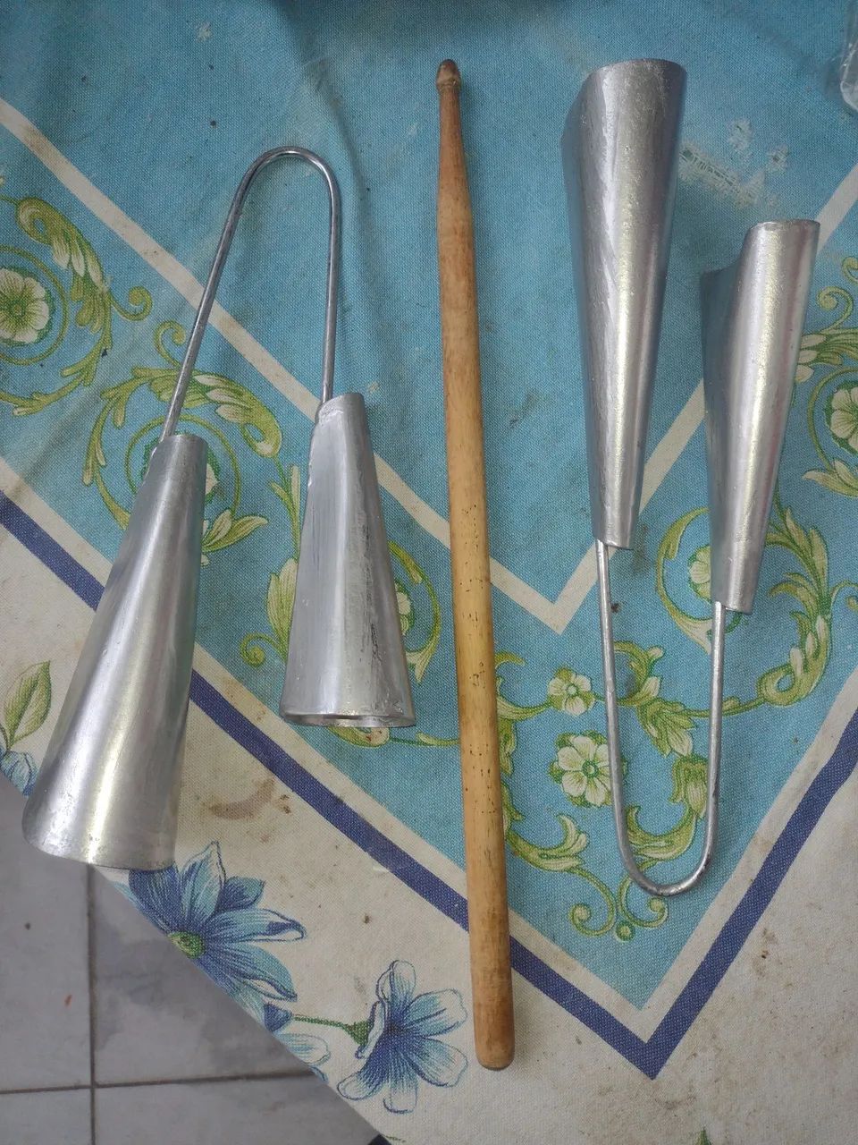 Agogo duplo de metal cor prata,a unidade - Foto 4