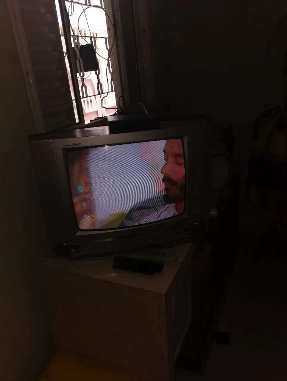 TV LG 21 POLEGADAS DE TUBO + Conversor - Foto 2