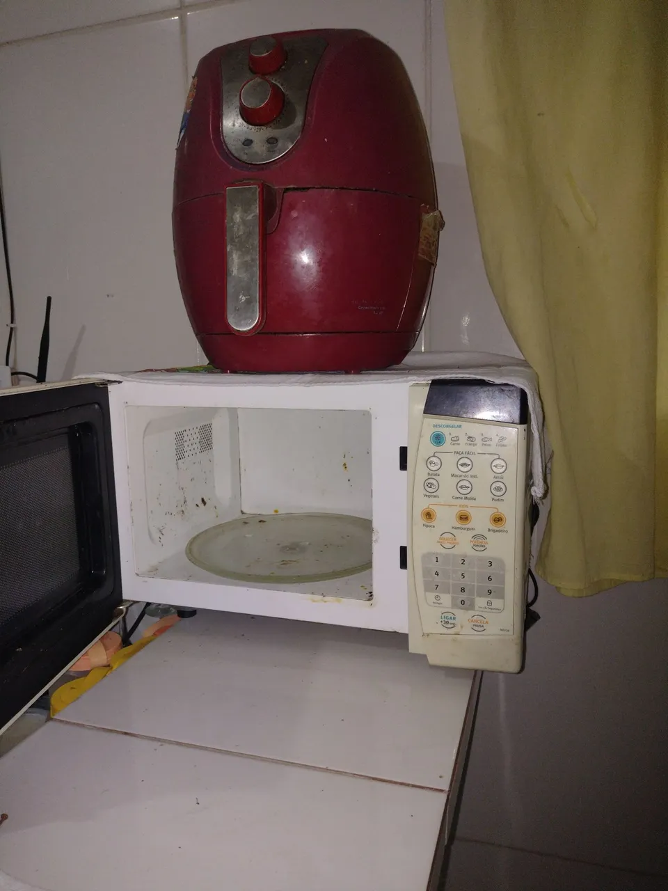 Micro-ondas e Fritadeira Air Fryer