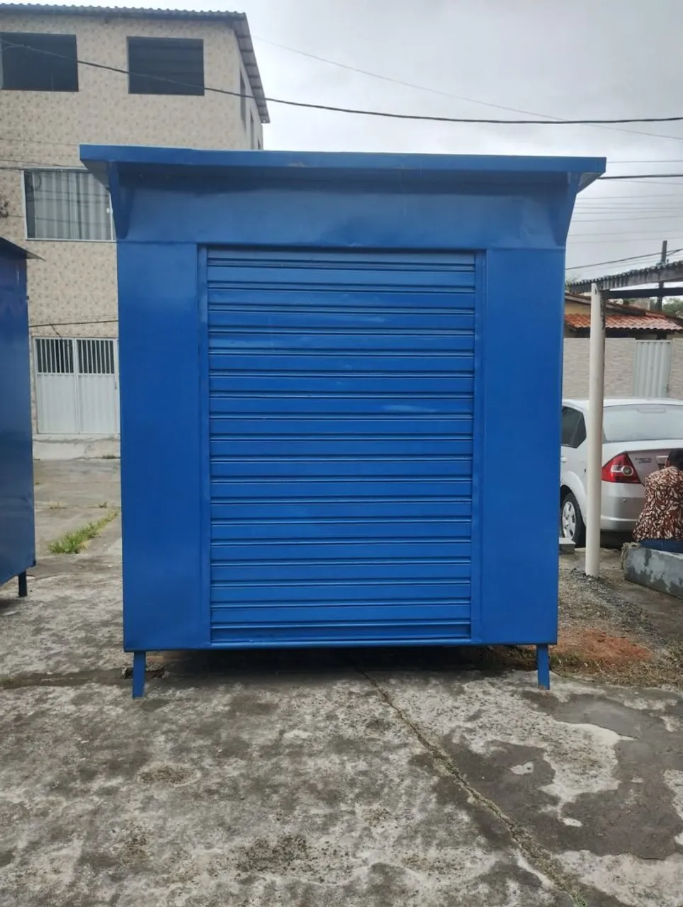 Barraca de chapa Azul com Porta de Aço