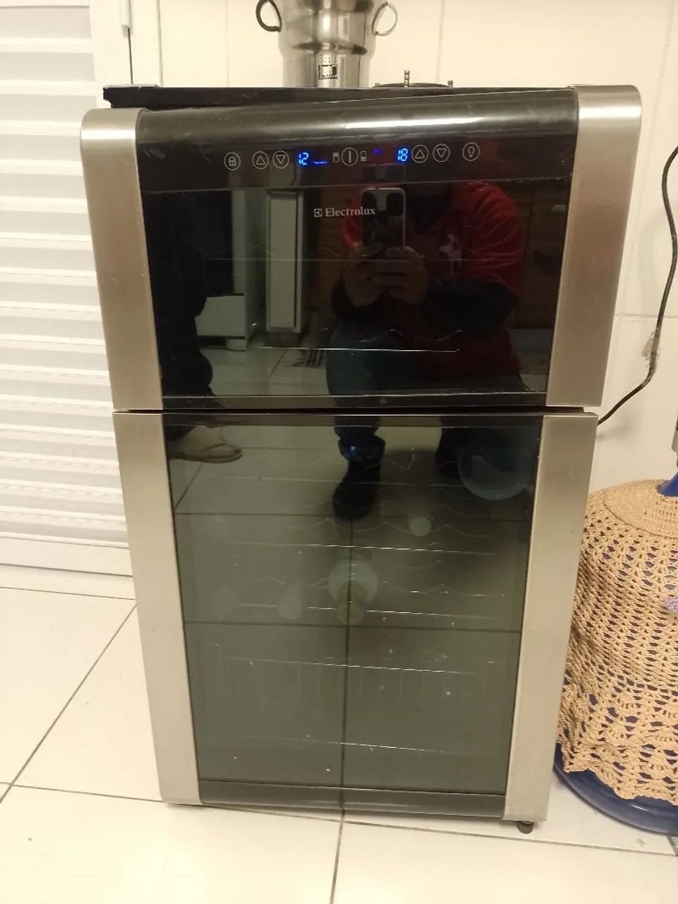 Adega Eletrolux 25 garrafas . Tem que poro gás  - Foto 4