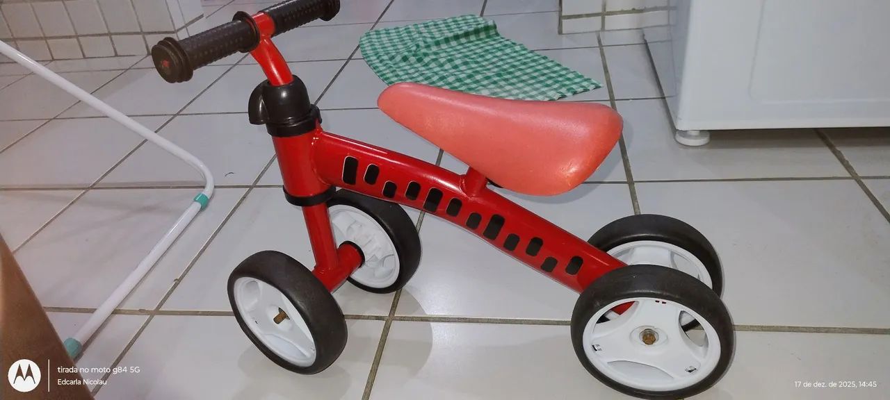 Andador ou bicicleta de equilíbrio infantil