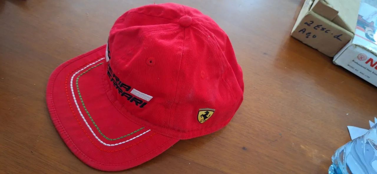 Boné Scuderia Ferrari Original Vermelho