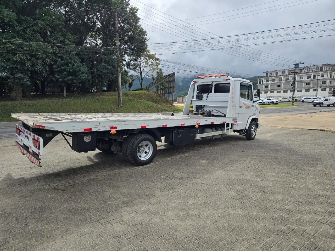 2008 Plataforma MB 710 Plus  - Foto 2