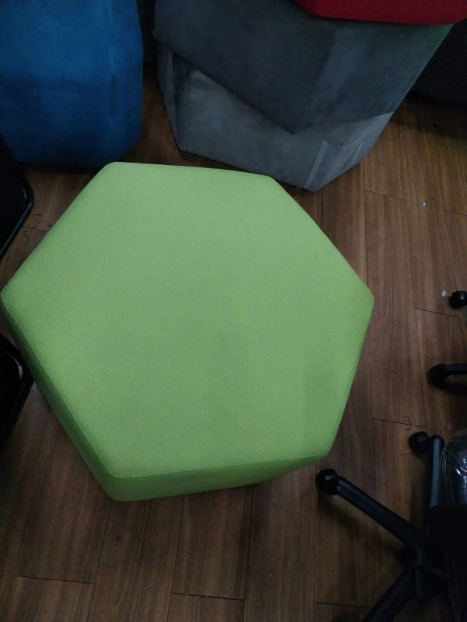 Puff hexagonal para Escritório - Cavaletti  - Foto 4